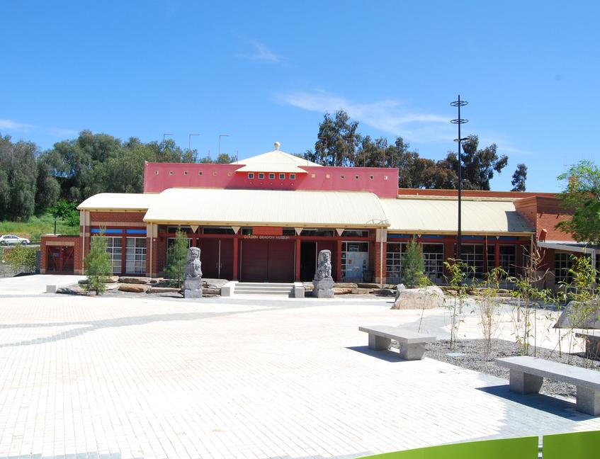 Building - Golden Dragon Museum